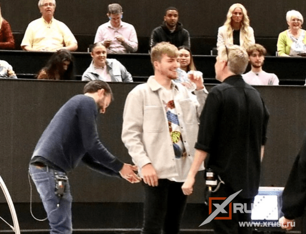 Выиграв почти 10 миллионов, он скрыл это от семьи