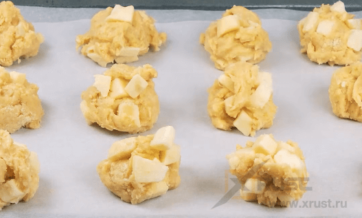 Сдобное печенье с яблоками